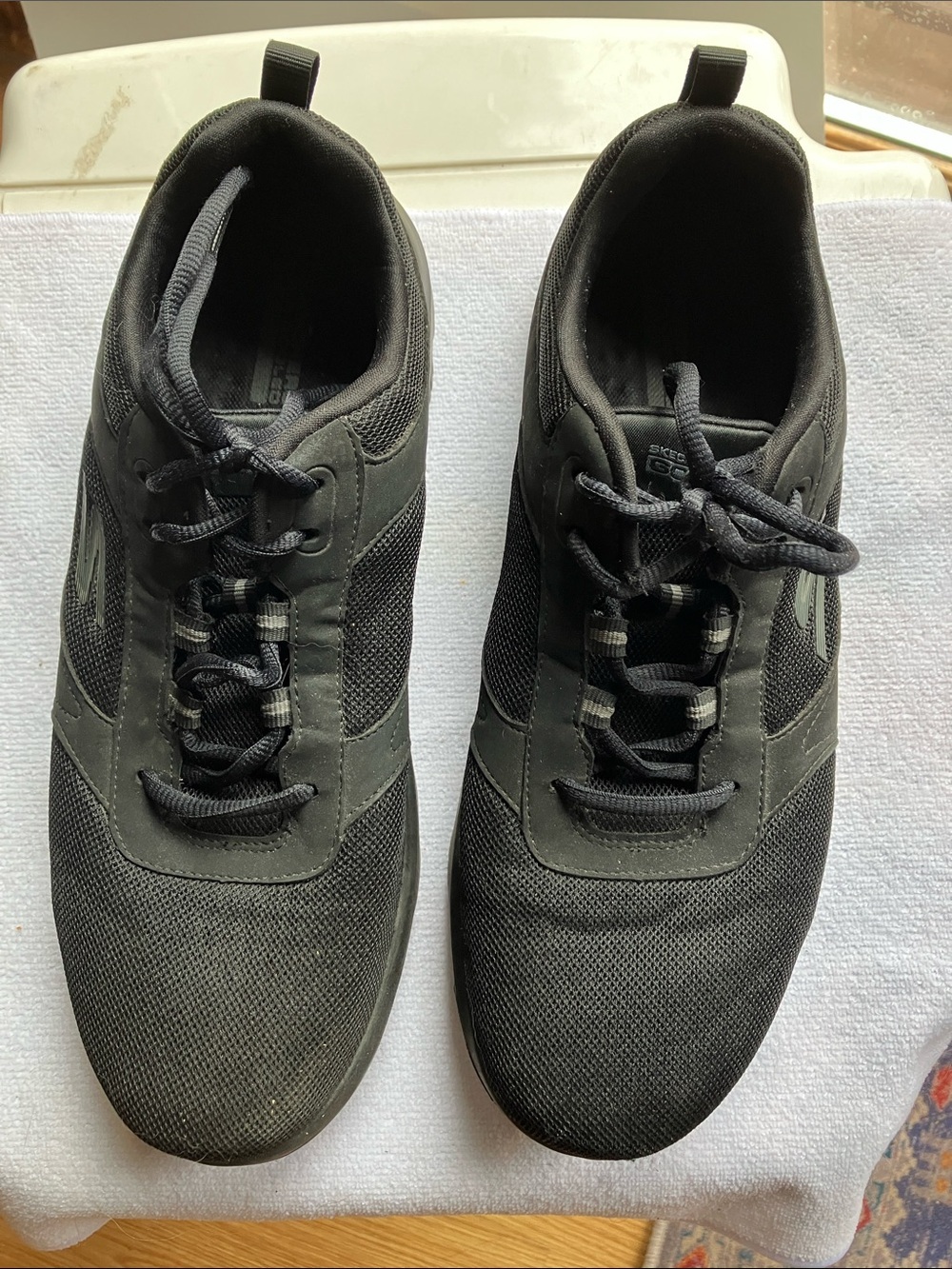 Skechers Women’s Black Go Walk Ultra Go Air Cooled -Lace-up Sz 11 Sneakers
